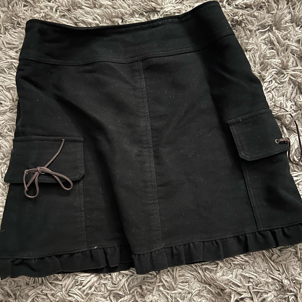 L’est Rose skirt size medium black new with tags